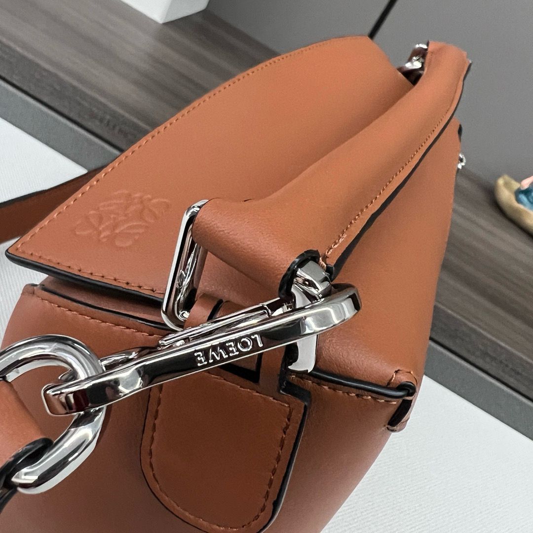 Loewe Small Puzzle Bag Original Leather 62324 brown Loewe Small Puzzle Bag Original Leather 62324 brown