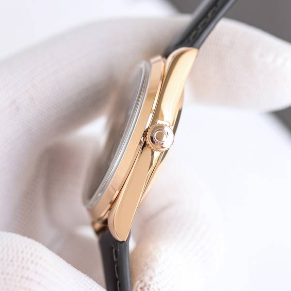 Omega Watch OMW00823-1