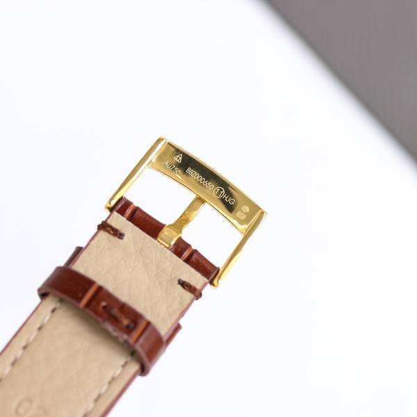 Omega Watch OMW00826-1