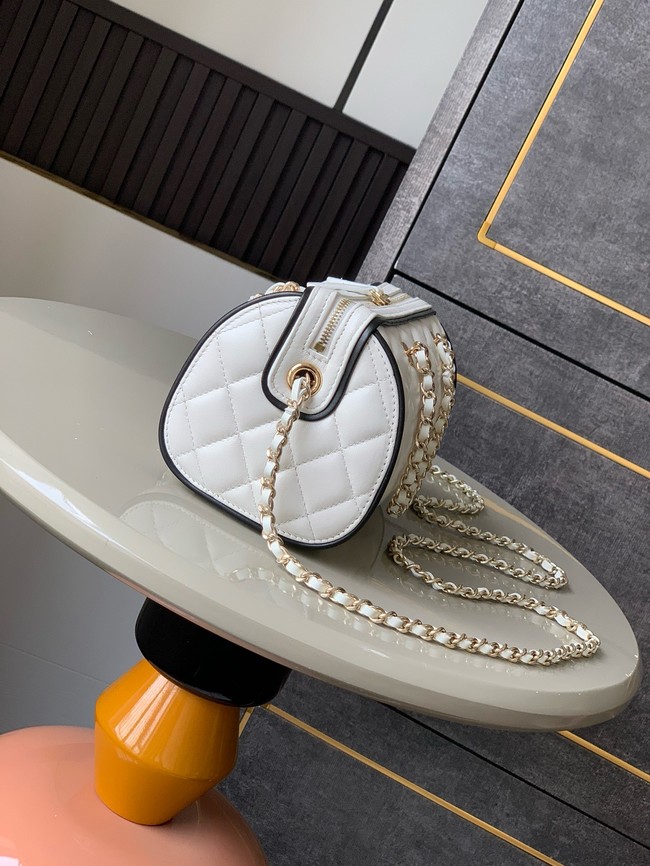 Chanel CLUTCH WITH CHAIN AP4515 White & Black