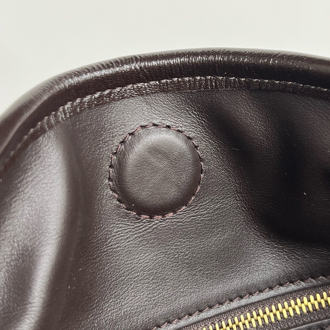 Bottega Veneta Hop Shoulder bag with Intrecciato craftsmanship in calf leather 796262 Fondant