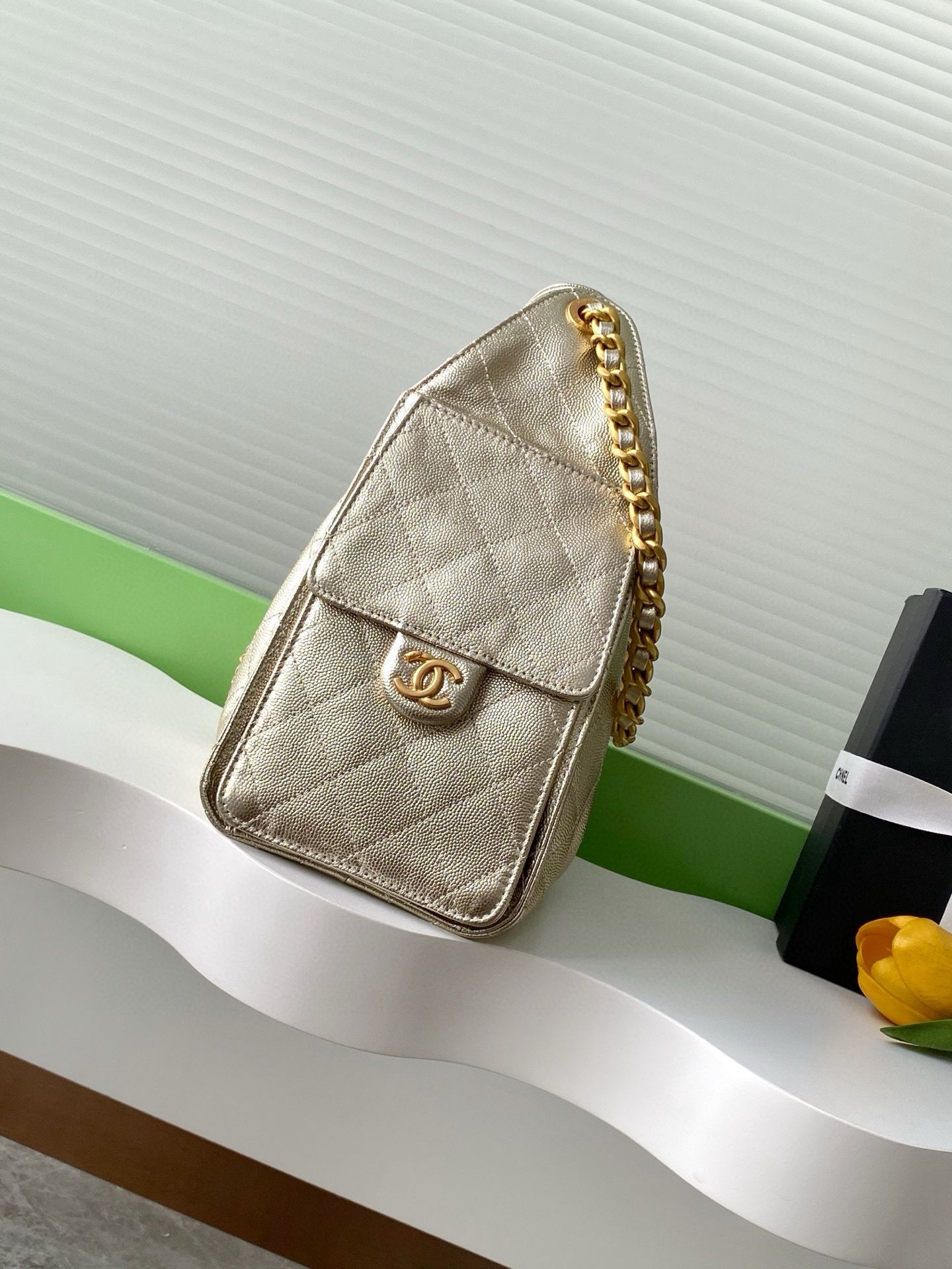 CHANEL 25 SMALL HANDBAG AS5293 Gold CHANEL 25 SMALL HANDBAG AS5293 Gold