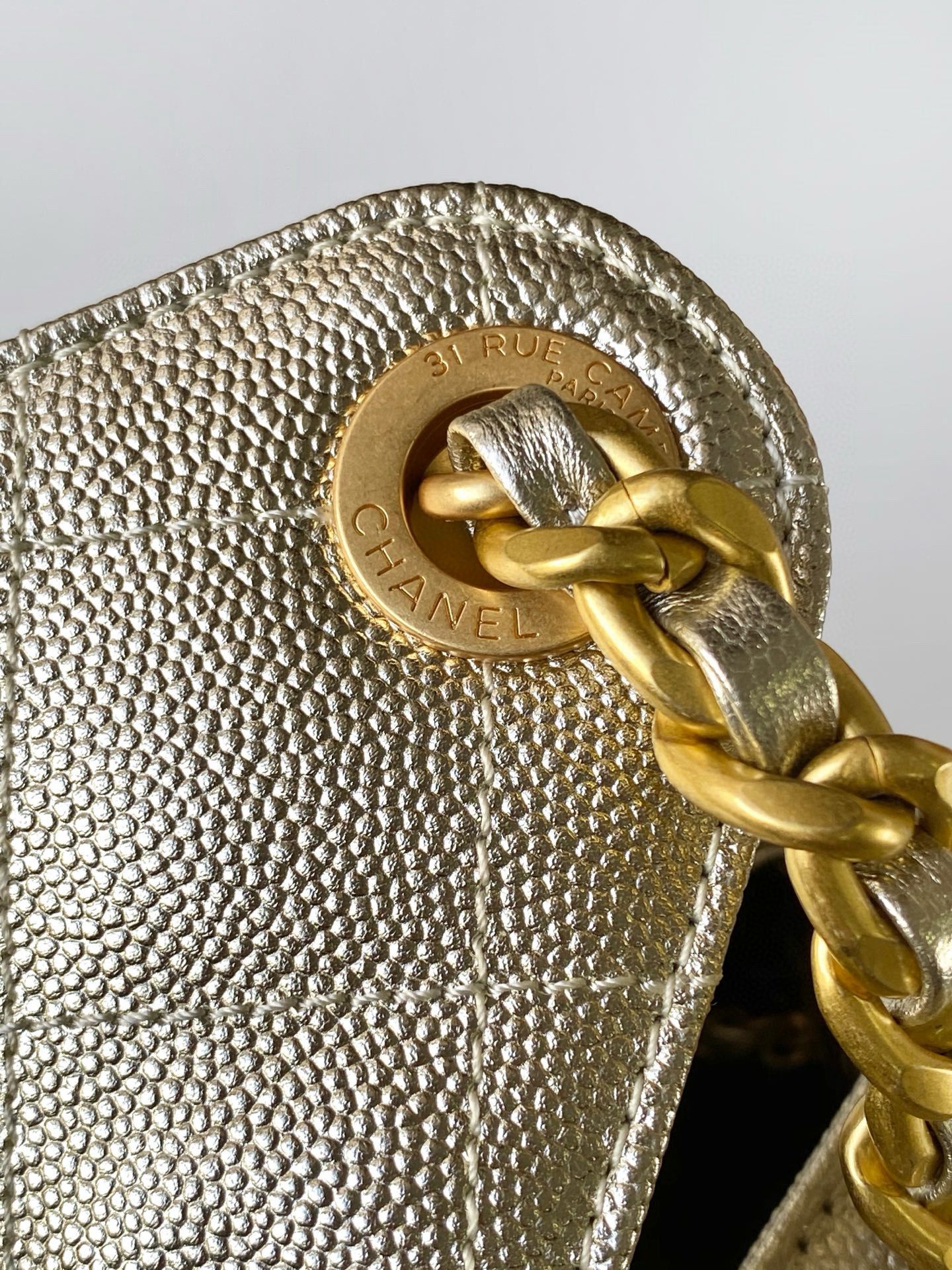 CHANEL 25 SMALL HANDBAG AS5293 Gold CHANEL 25 SMALL HANDBAG AS5293 Gold