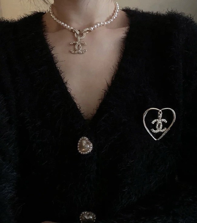 Chanel necklace CE17010