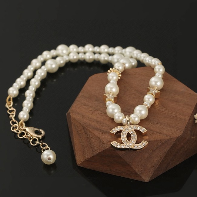 Chanel necklace CE17024