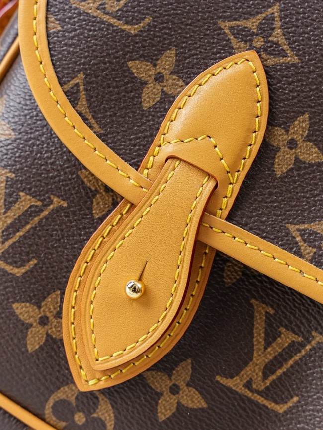 Louis Vuitton Monogram Canvas M42247 brown