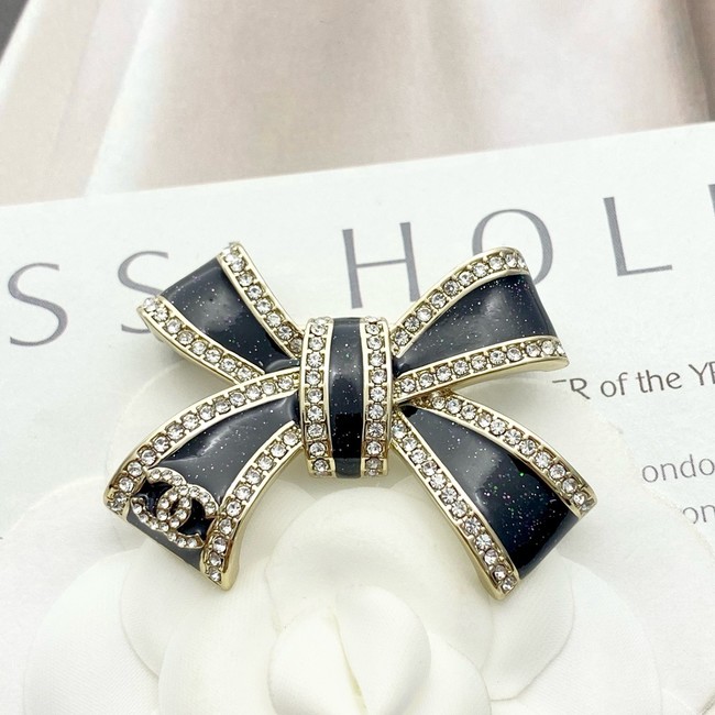 Chanel brooch CE81050