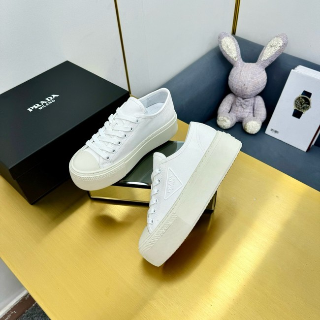 Chanel Downtown Bold leather sneakers 45033-2