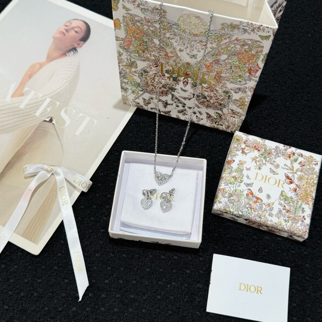 Dior necklace CE81585