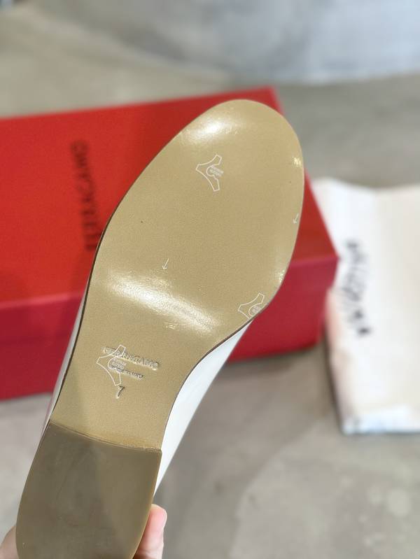 Ferragamo Shoes FMS00091