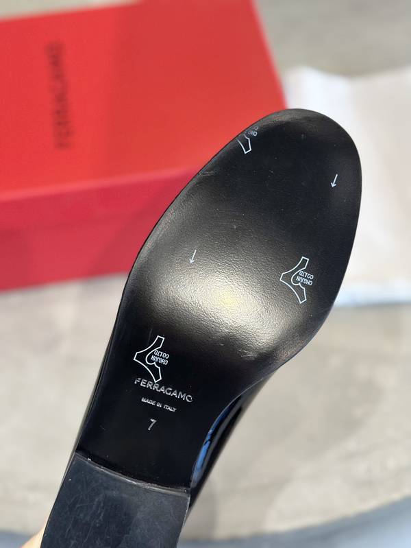 Ferragamo Shoes FMS00093