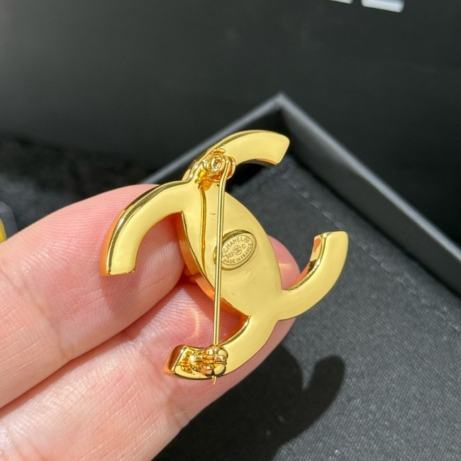 Chanel brooch CE81623