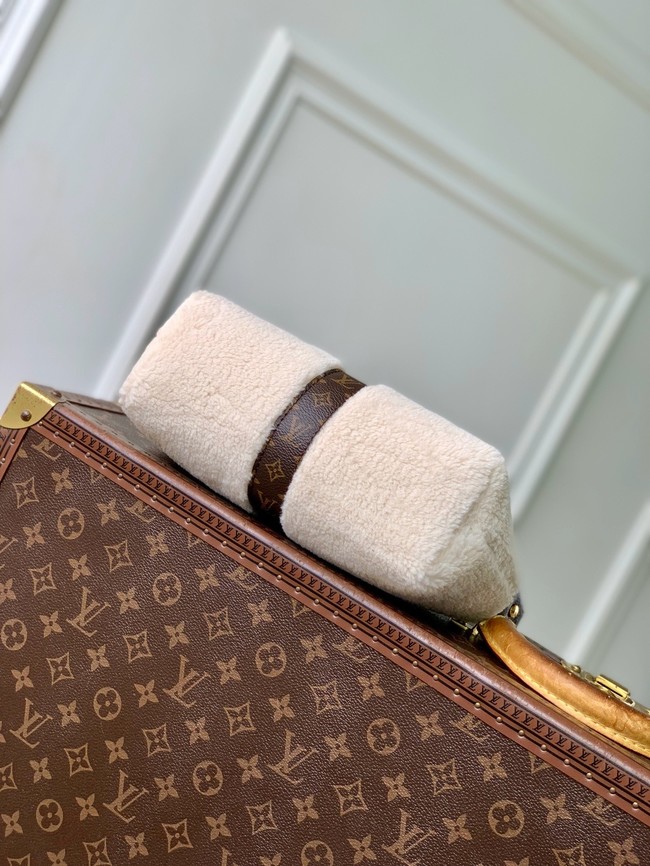 Louis Vuitton Pochette Mia M26245