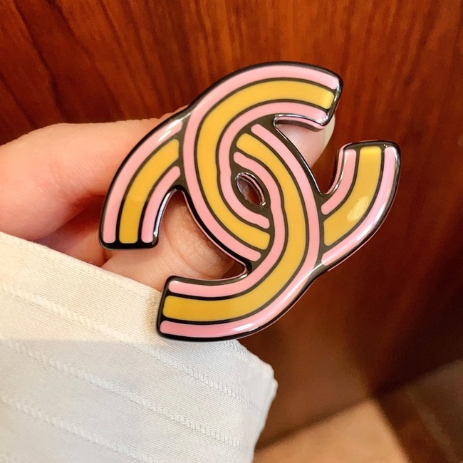 Chanel brooch CE81774