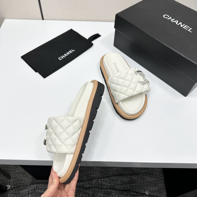 Chanel slipper 21061-8