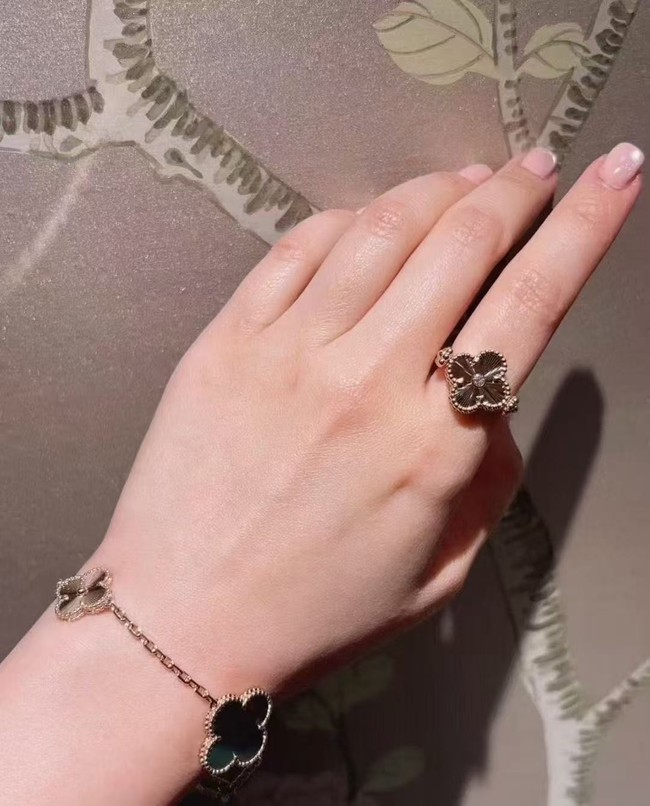 Van Cleef & Arpels ring CE81874