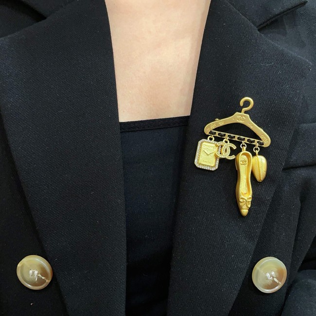 Chanel brooch CE81980