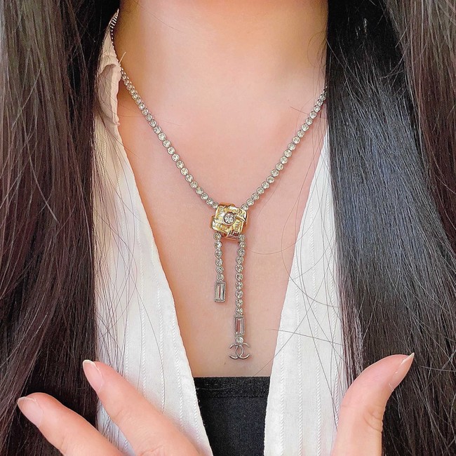 Chanel necklace CE82001