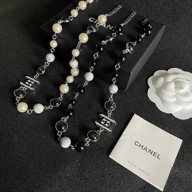 Chanel necklace CE82006