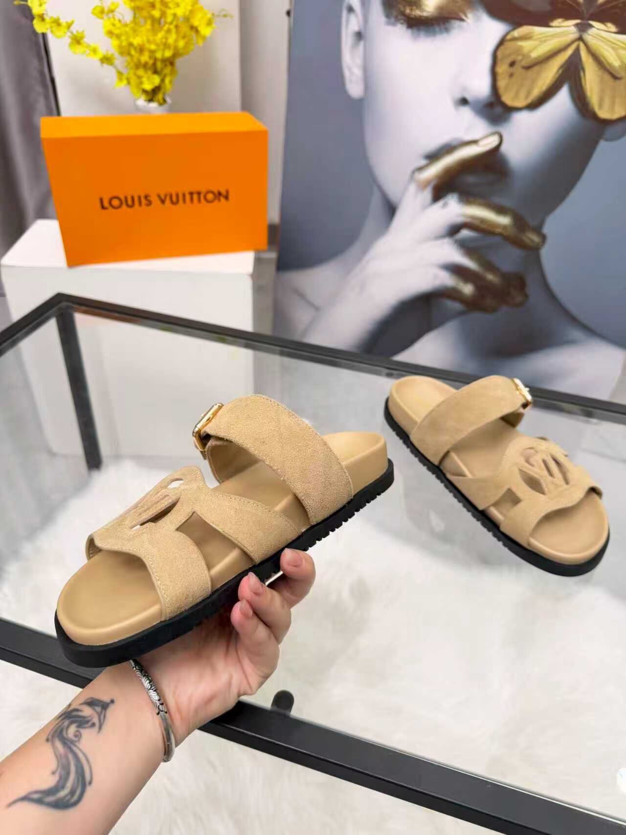 Louis Vuitton Slippers Shoes LV63021