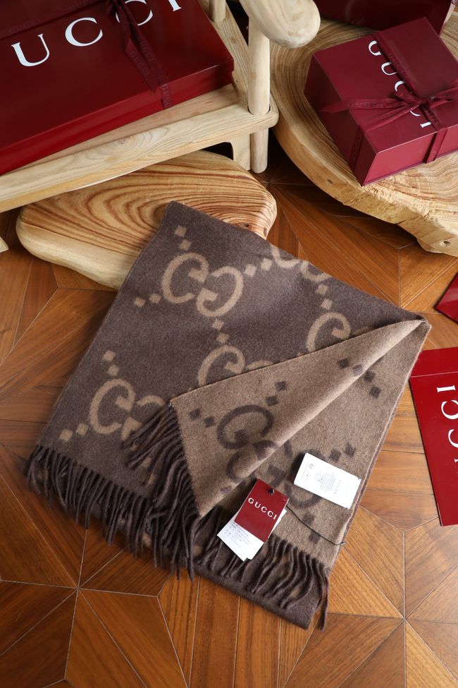 Gucci Reversible Cashmere scarf A006HK-1 Gucci Reversible Cashmere scarf A006HK-1