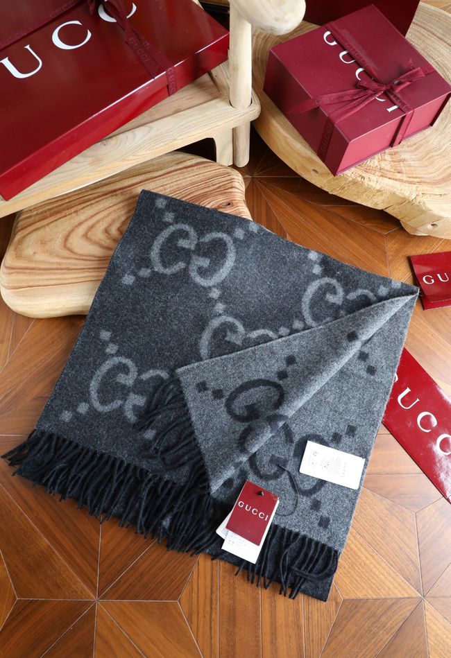 Gucci Reversible Cashmere scarf A006HK-3 Gucci Reversible Cashmere scarf A006HK-3