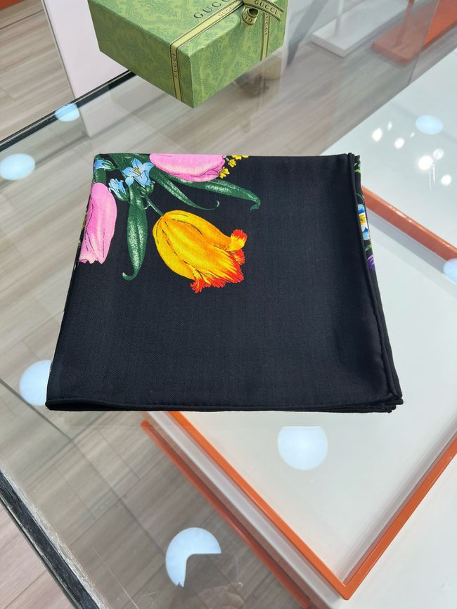 Gucci Wool and Silk Shawl A008HK-1 Gucci Wool and Silk Shawl A008HK-1
