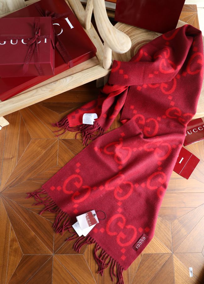 Gucci Reversible Cashmere scarf 777067-4 Gucci Reversible Cashmere scarf 777067-4