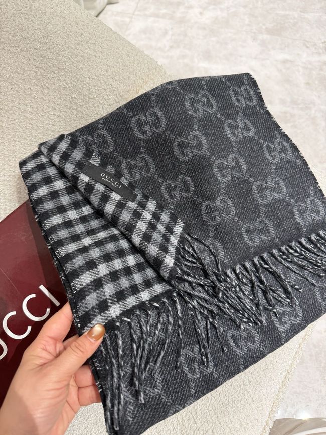Gucci Reversible Cashmere scarf A010HK-1 Gucci Reversible Cashmere scarf A010HK-1