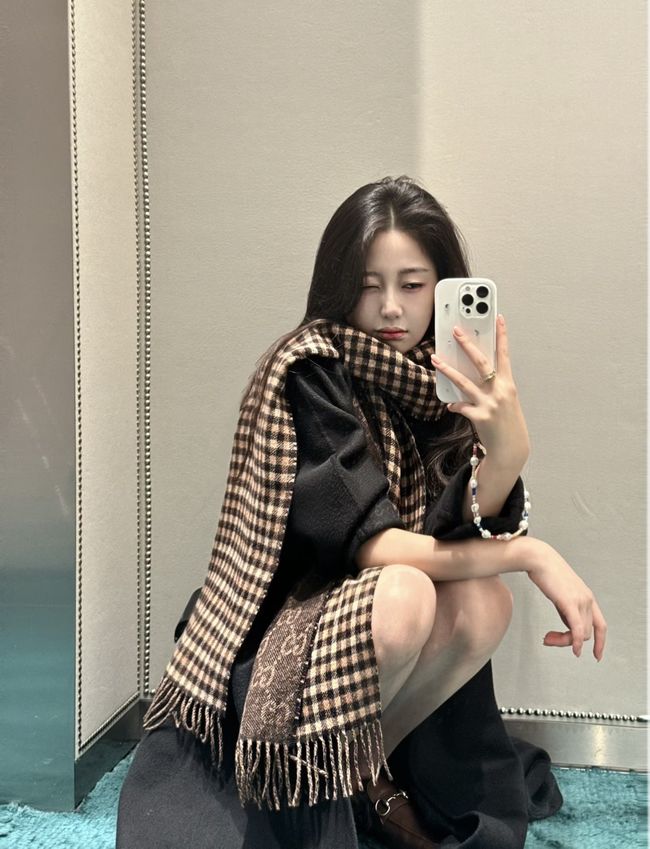 Gucci Reversible Cashmere scarf A010HK-2 Gucci Reversible Cashmere scarf A010HK-2