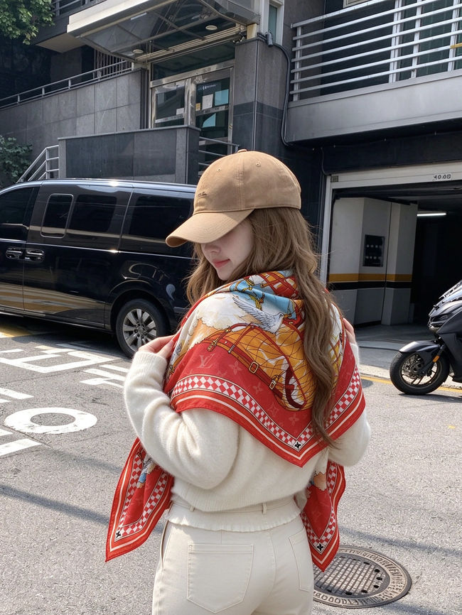 Louis Vuitton Monogram Shine Shawl M9A254-4