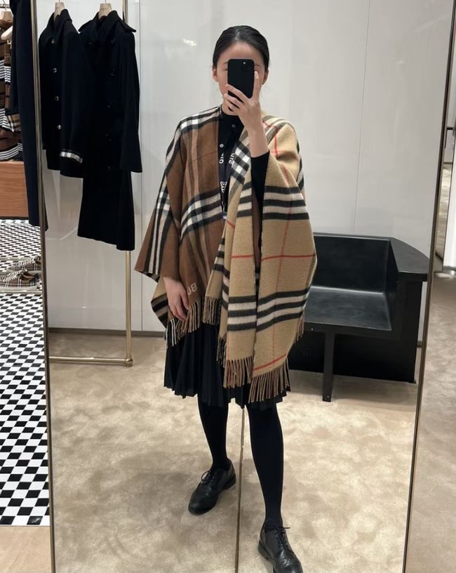 Burberry Cashmere cape BU0032-2 Burberry Cashmere cape BU0032-2