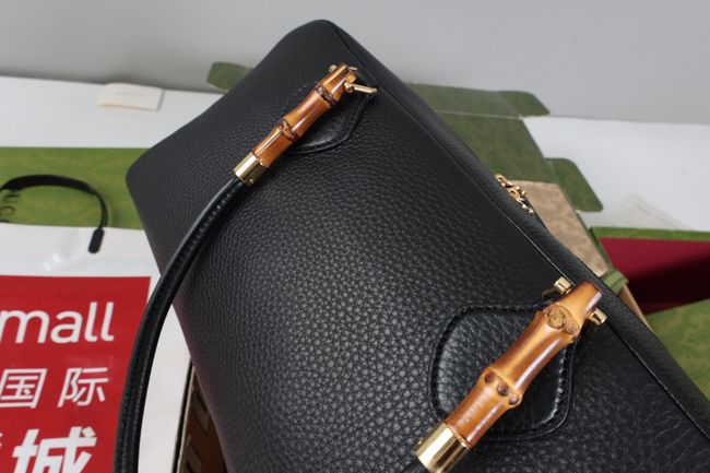 Gucci Large boston bag with bamboo A006OD Black