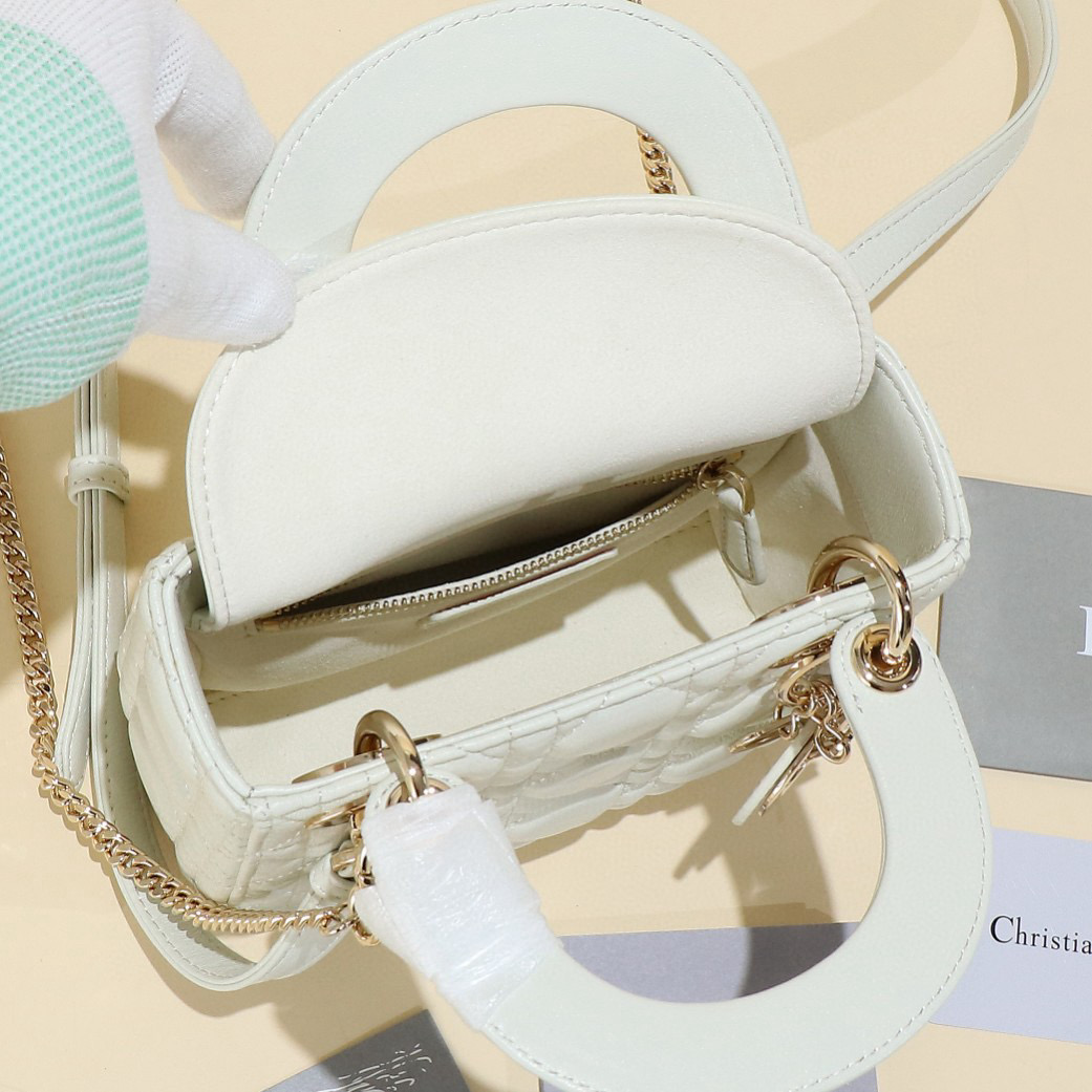 MINI LADY DIOR BAG Lambskin M0566OW white&gold MINI LADY DIOR BAG Lambskin M0566OW white&gold